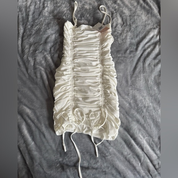Tiger Mist Dresses & Skirts - Tiger Mist Ivory Dress